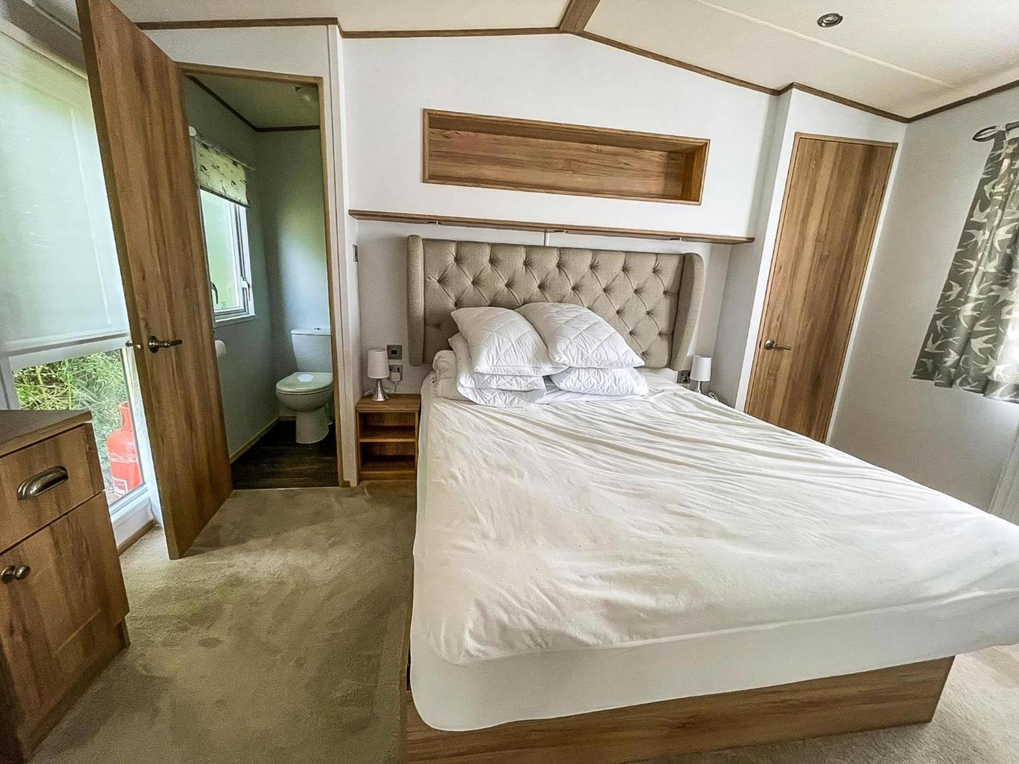Beautiful Caravan With Decking At Carlton Meres Holiday Park, Suffolk Ref 60022M Saxmundham Eksteriør billede