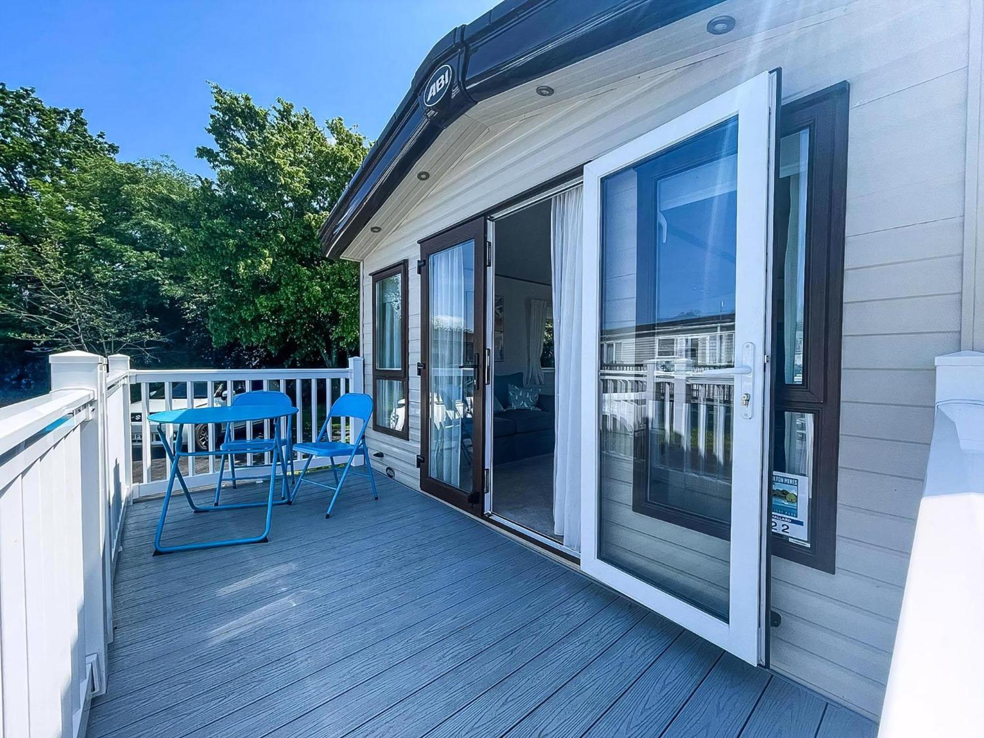 Beautiful Caravan With Decking At Carlton Meres Holiday Park, Suffolk Ref 60022M Saxmundham Eksteriør billede
